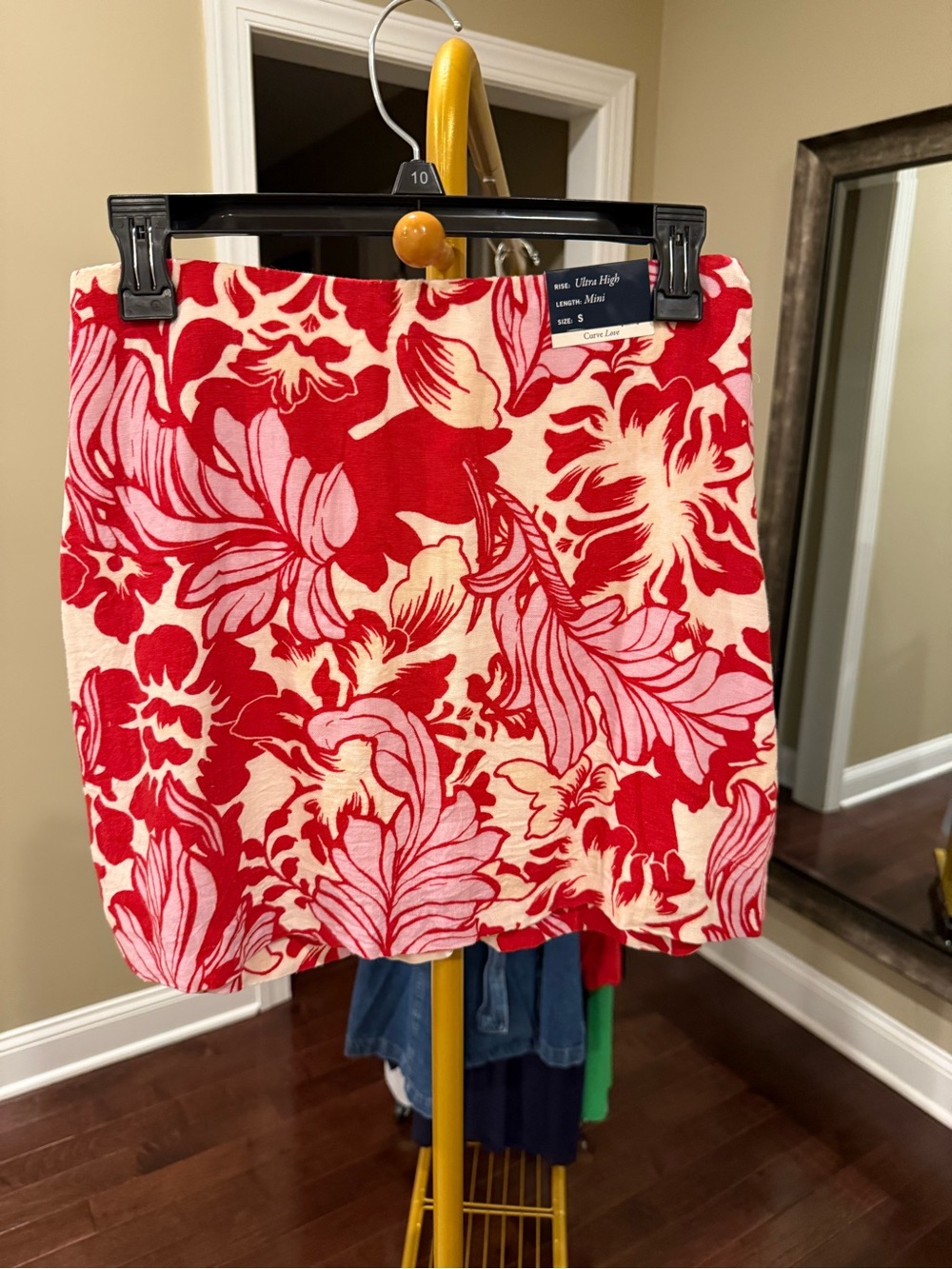 Abercrombie & Fitch Red and Pink Floral Skort